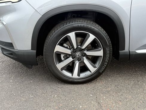 Certified 2025 Honda Pilot Touring image 11
