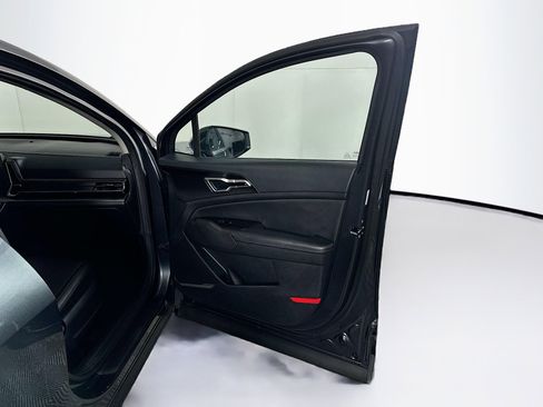 Used 2024 Kia Sportage EX image 32