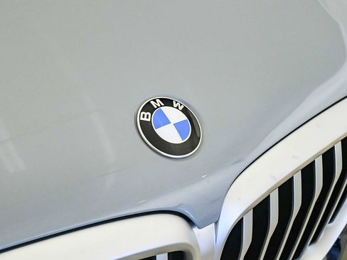 Used 2026 BMW X5 sDrive40i w/ M Sport Package RWD image 8