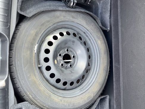 Used 2021 Jeep Cherokee Latitude Lux w/ Trailer Tow Group image 38