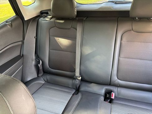 Used 2025 Chevrolet Trax LT image 33