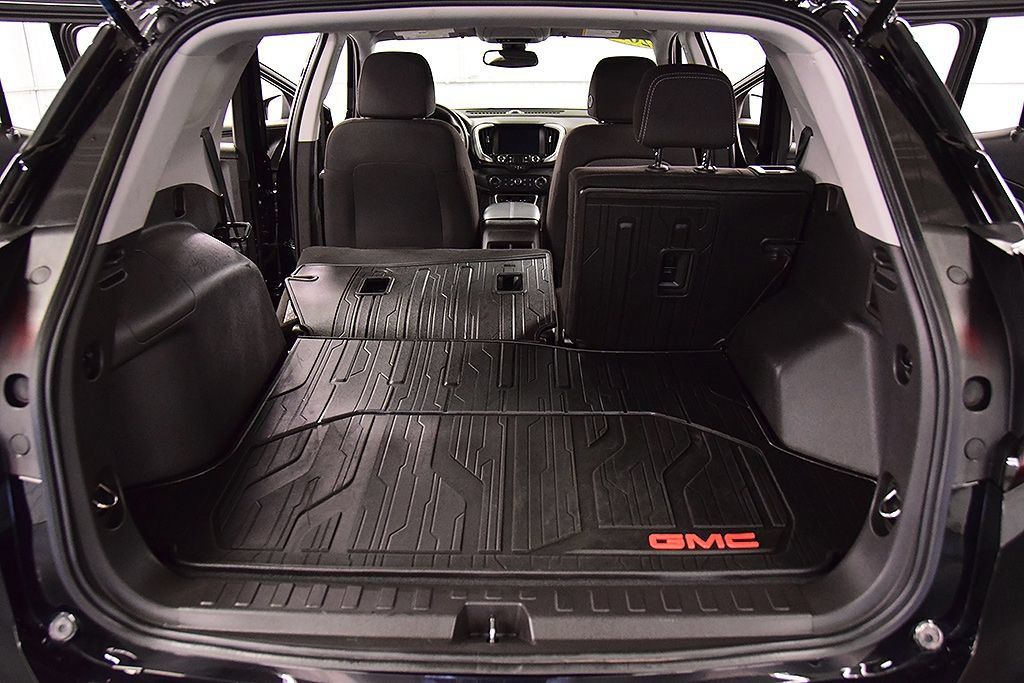 Used 2024 GMC Terrain SLE w/ Driver Convenience Package AWD/4WD image 32
