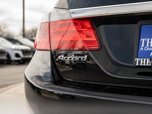 Used 2015 Honda Accord EX-L image 26