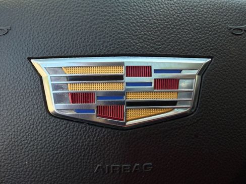 Used 2019 Cadillac XT5 Premium Luxury w/ Driver Assist Package FWD image 38