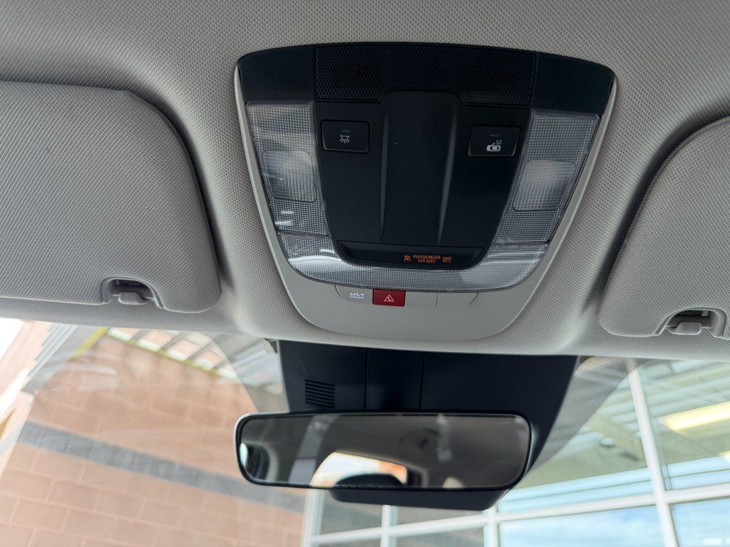 Used 2024 Kia Sorento S FWD image 25