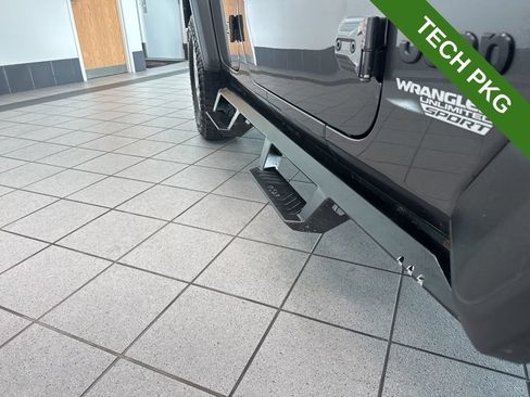 Used 2021 Jeep Wrangler Unlimited Sport w/ Sun And Sound Package AWD/4WD image 25