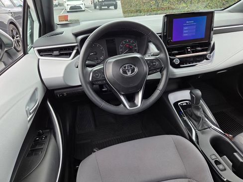 Certified 2025 Toyota Corolla SE FWD image 7