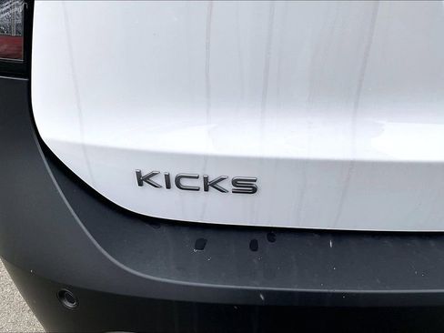 New 2026 Nissan Kicks SV w/ SV Premium Package image 9