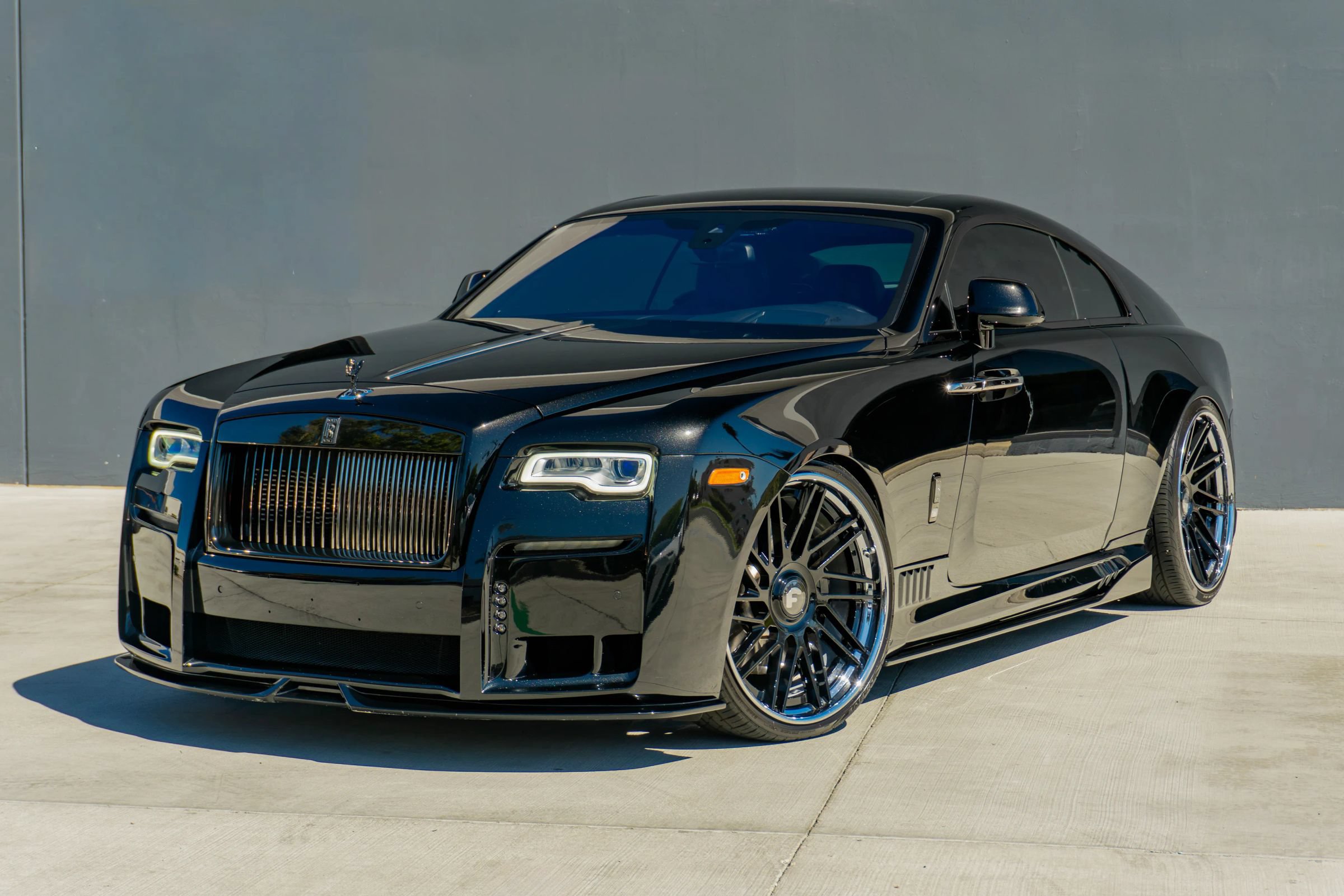 Used 2018 Rolls-Royce Wraith RWD image 3