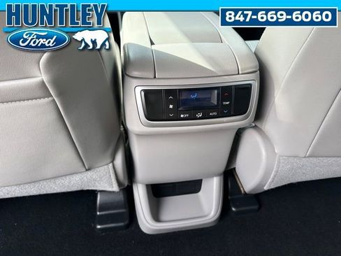 Used 2016 Toyota Highlander Plus image 19