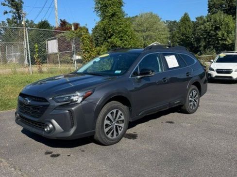 Used 2023 Subaru Outback Premium AWD/4WD image 1