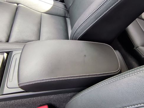 Used 2025 Volvo XC40 B5 Plus AWD/4WD image 29