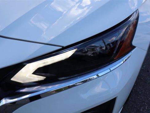 Used 2025 Nissan Altima 2.5 SV image 23