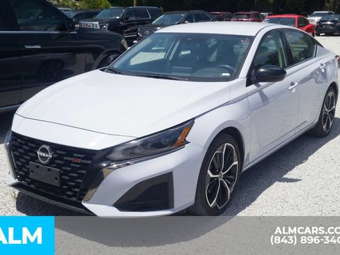 Used 2024 Nissan Altima 2.5 SR FWD image 22