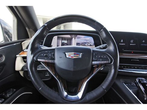 Certified 2023 Cadillac Escalade ESV Premium Luxury image 15