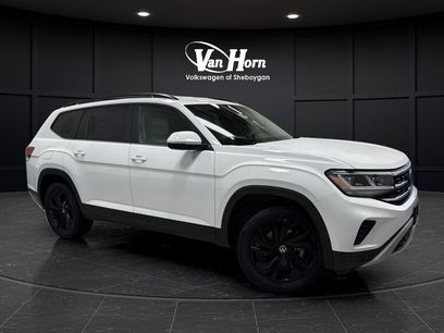 Used 2022 Volkswagen Atlas SE w/ Black Wheel Package