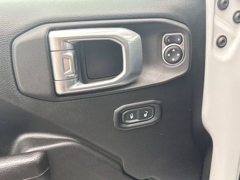 Used 2022 Jeep Wrangler Sport AWD/4WD image 11