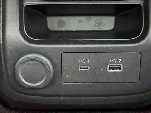 Used 2024 Nissan Ariya FWD image 26