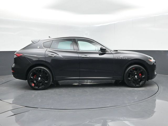 Used 2023 Maserati Levante GT AWD/4WD image 9