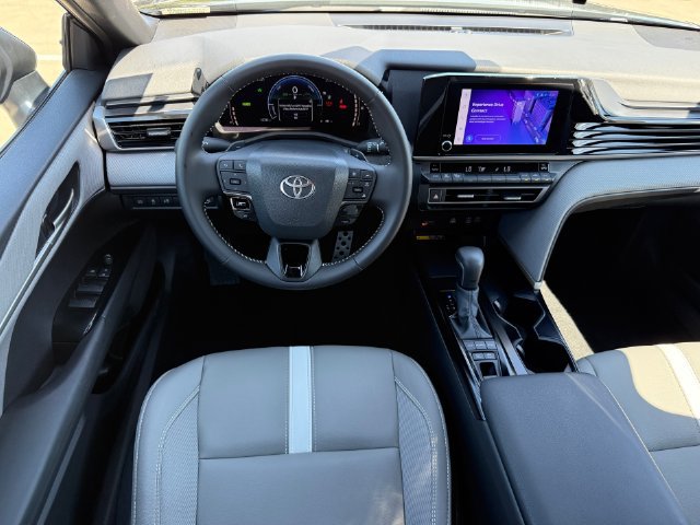 Used 2026 Toyota Camry SE FWD image 22