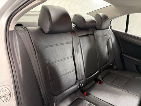 Used 2012 Volkswagen Jetta SE FWD image 22