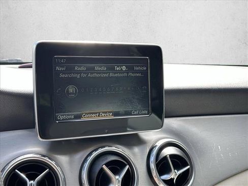 Used 2017 Mercedes-Benz GLA 250 image 10