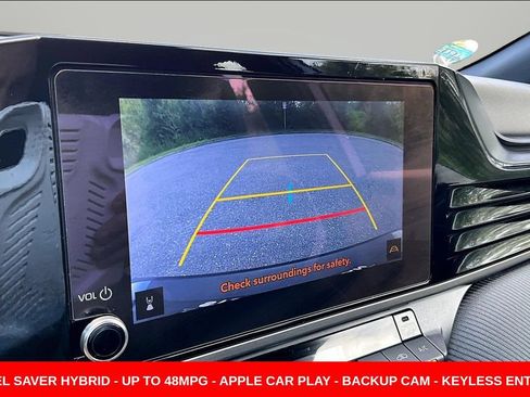 Used 2025 Toyota Camry SE FWD image 14