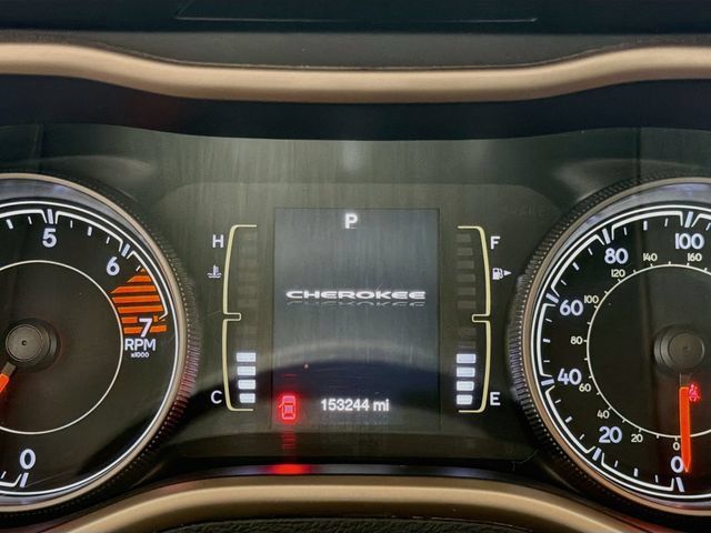 Used 2017 Jeep Cherokee Sport FWD image 10
