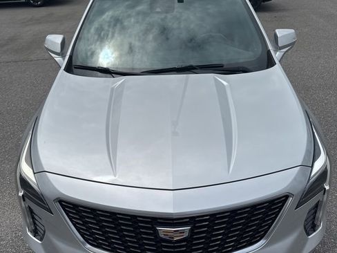 Used 2019 Cadillac XT4 Premium Luxury w/ Enhanced Visibility Package FWD image 6