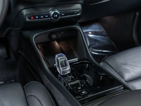 Used 2023 Volvo XC40 B5 Ultimate w/ Climate Package image 20