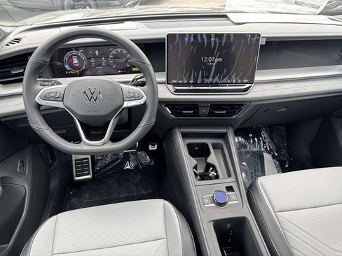 New 2026 Volkswagen Tiguan SE R-Line FWD image 7