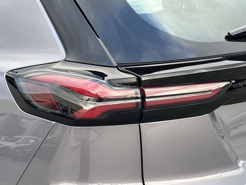 Used 2023 Chevrolet Bolt EUV LT w/ Driver Confidence Package image 7