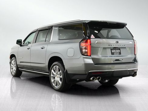Used 2023 Chevrolet Suburban High Country AWD/4WD image 3