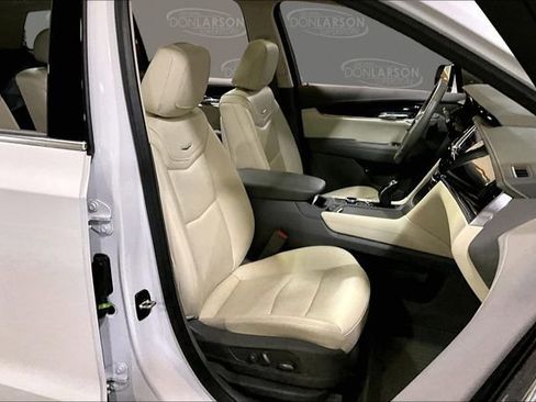 Used 2024 Cadillac XT6 Premium Luxury w/ LPO, Floor Liner Package AWD/4WD image 15