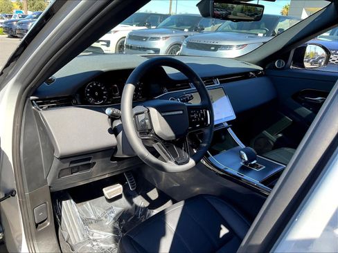 New 2026 Land Rover Range Rover Evoque Dynamic SE image 8