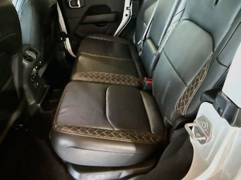 Used 2023 Jeep Wrangler Unlimited Sahara AWD/4WD image 29