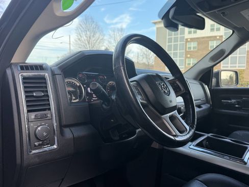 Used 2014 RAM 1500 Laramie w/ Convenience Group image 10