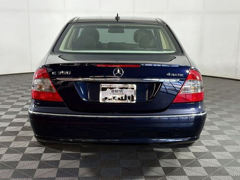 Used 2009 Mercedes-Benz E 350 4MATIC Sedan image 10