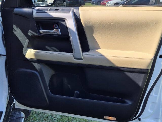 Used 2014 Toyota 4Runner SR5 RWD image 31