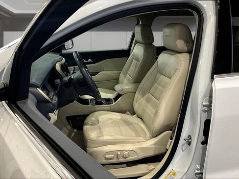 Used 2023 GMC Acadia Denali w/ Denali Ultimate Package AWD/4WD image 21