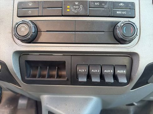 Used 2016 Ford F750 2WD Regular Cab Super Duty image 21