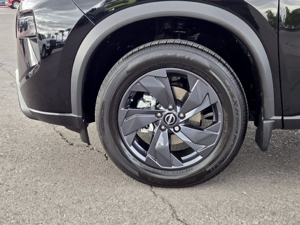 Certified 2026 Nissan Rogue SV FWD image 9
