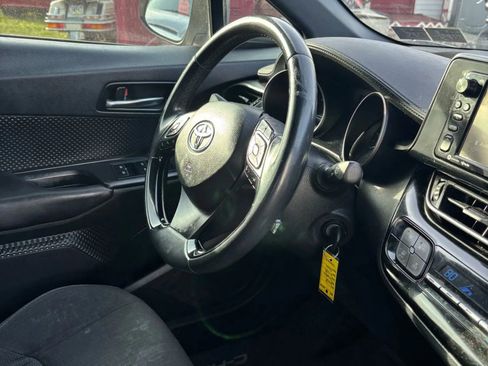 Used 2018 Toyota C-HR image 55