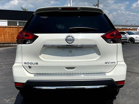 Used 2018 Nissan Rogue SV w/ Premium Package AWD/4WD image 5