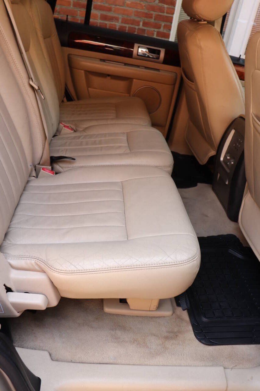 Used 2006 Lincoln Navigator Luxury RWD image 35