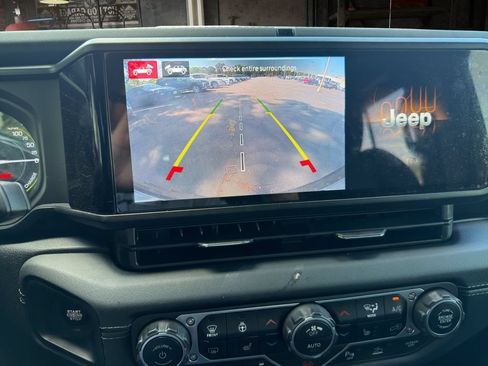 Used 2024 Jeep Wrangler High Altitude AWD/4WD image 25