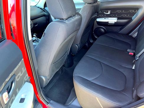 Used 2012 Kia Soul + image 12