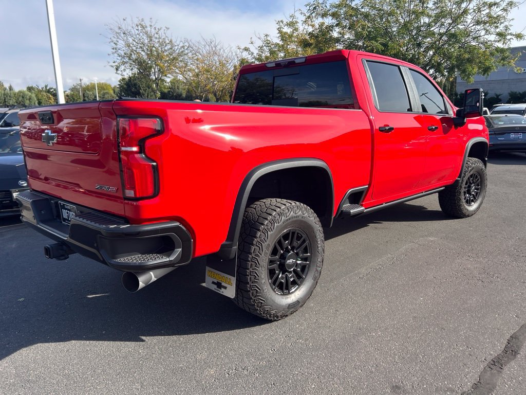 Used 2025 Chevrolet Silverado 2500 ZR2 w/ Technology Package AWD/4WD image 8