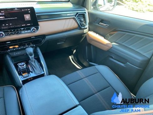 Used 2025 GMC Canyon AT4 AWD/4WD image 26