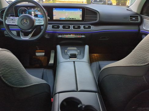 Used 2023 Mercedes-Benz GLS 580 4MATIC image 14